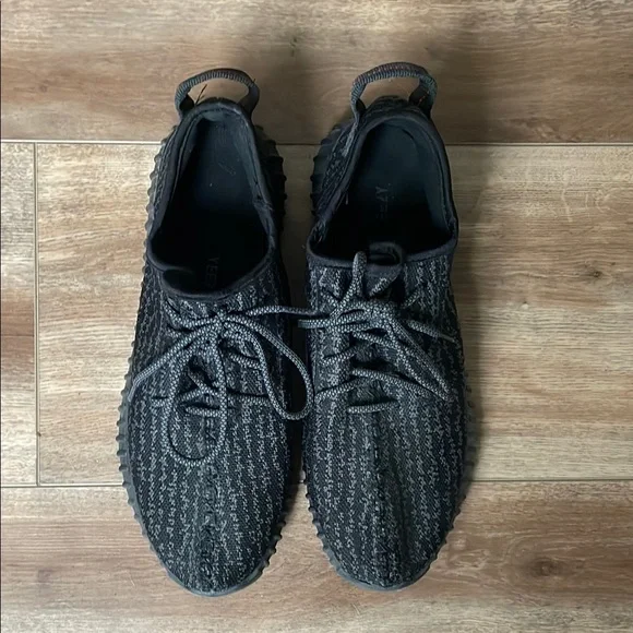 Adidas Black Yeezy Boost 350 - Picture 4 of 6